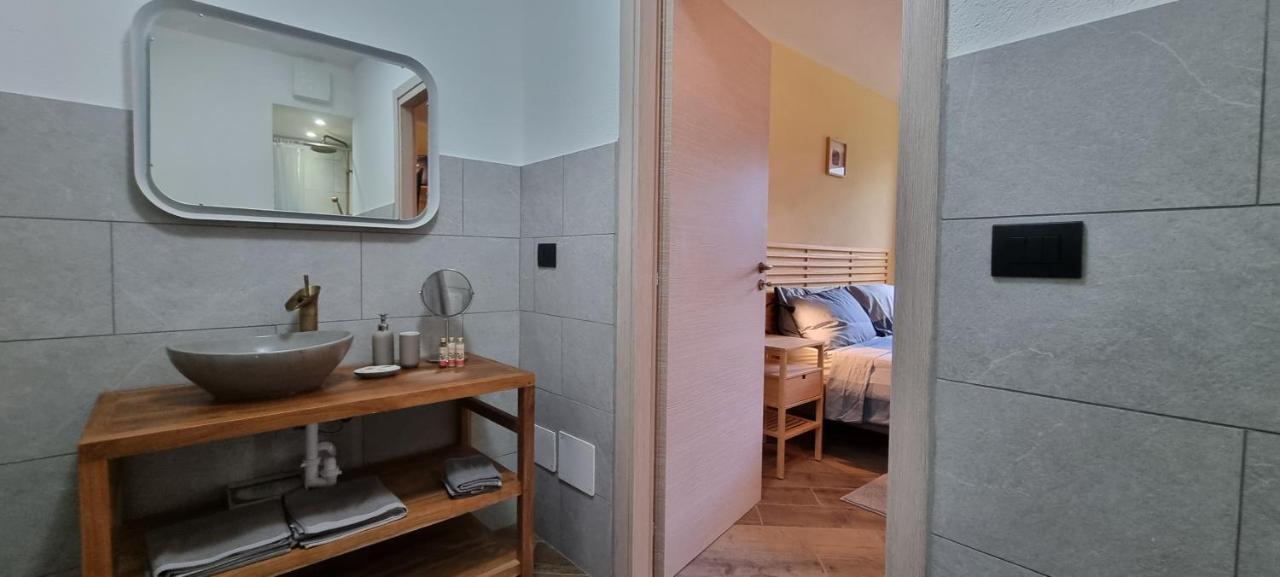Bed and Breakfast Lo Noyer Et Les Roses Saint Nicolas Exteriér fotografie