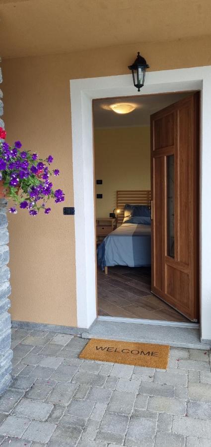 Bed and Breakfast Lo Noyer Et Les Roses Saint Nicolas Exteriér fotografie