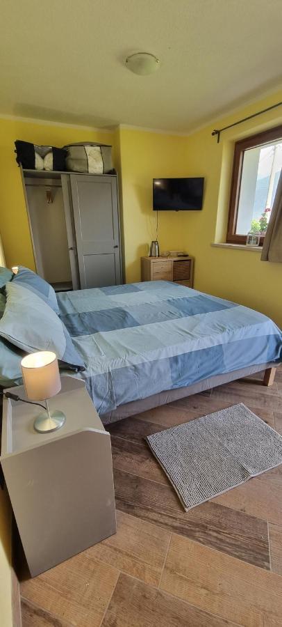 Bed and Breakfast Lo Noyer Et Les Roses Saint Nicolas Exteriér fotografie